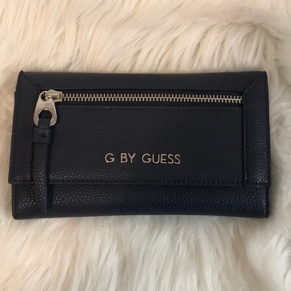 Guess wallet - Picture 1 of 3